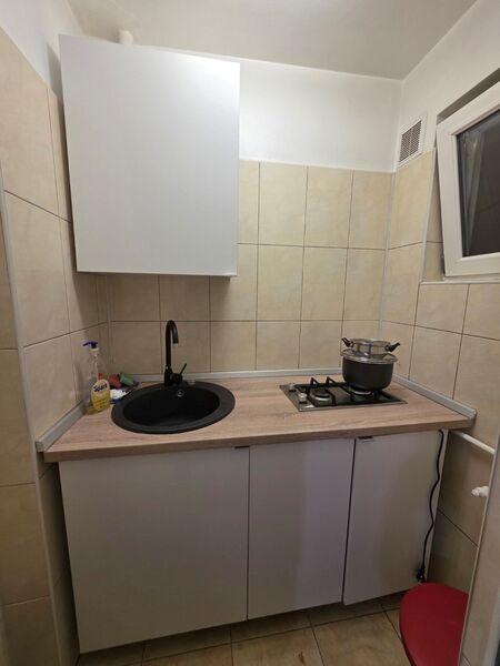 Decebal, Rond Alba Iulia, pe Moise Nicoara, bloc 4 etaje,