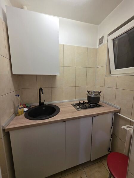 Decebal, Rond Alba Iulia, pe Moise Nicoara, bloc 4 etaje,