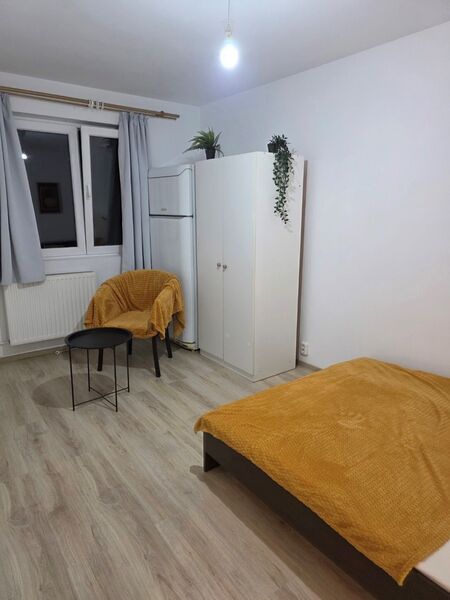 Decebal, Rond Alba Iulia, pe Moise Nicoara, bloc 4 etaje,